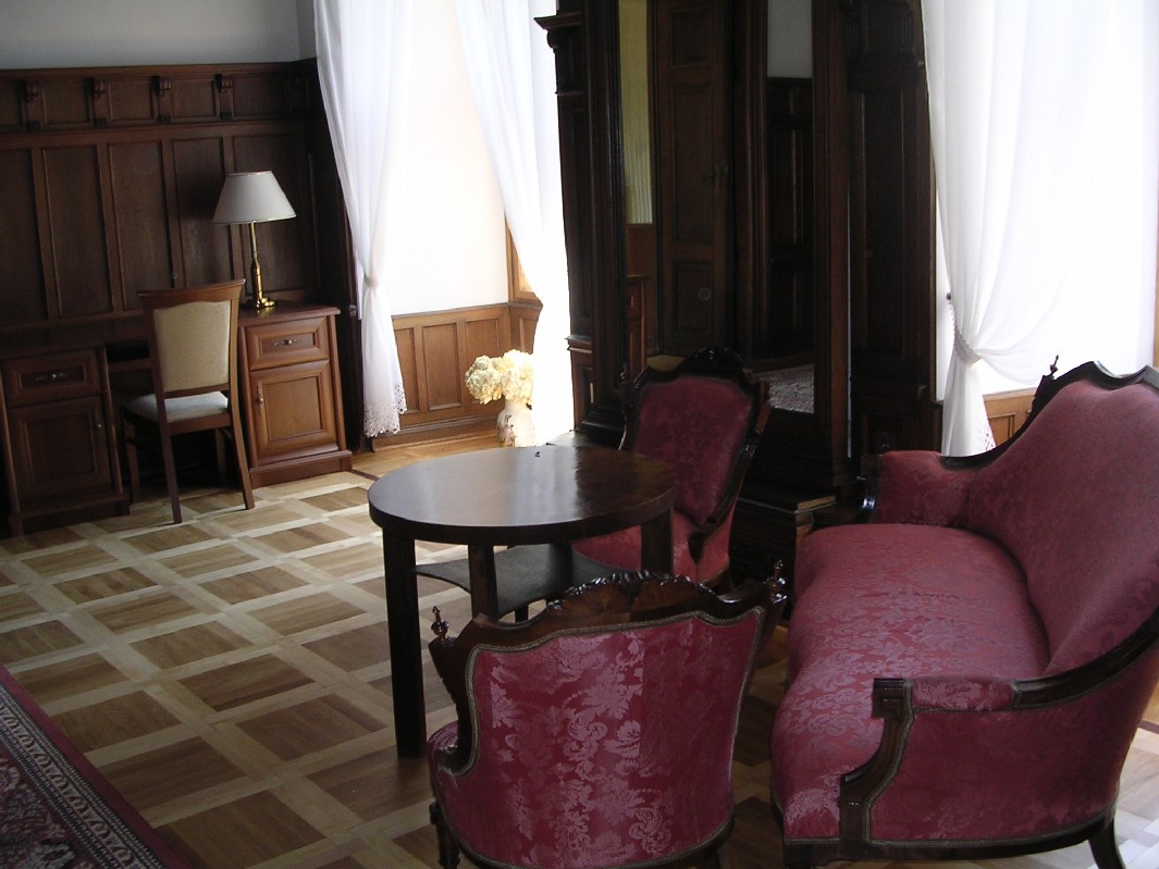 Lnare Castle Royal suite